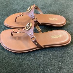 Michael Kors Conway T Strap Sandal